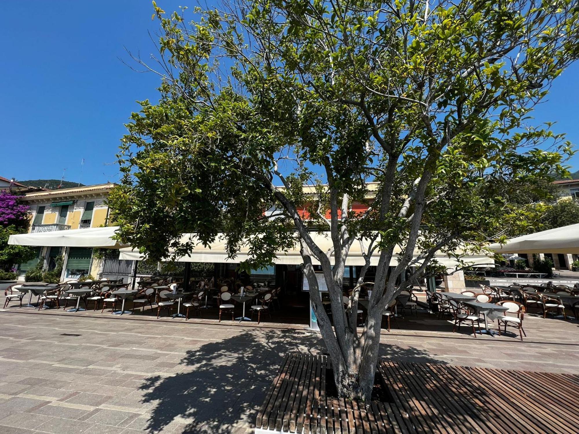 Camere Al Veliero Gardone Riviera Exterior photo